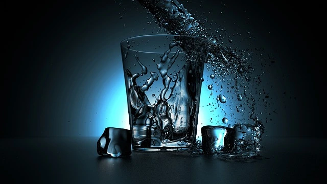 Ein Wasserstofffahrzeug wird an einer Wasserstofftankstelle betankt